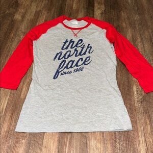 The North Face Women’s Baseball Tee‎ size S